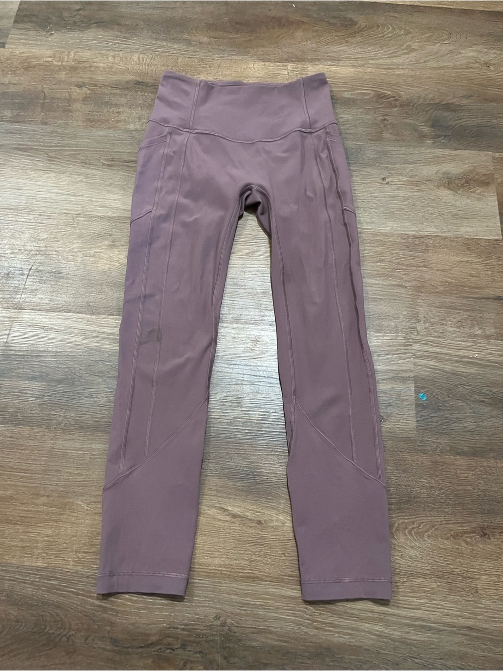 Lululemon All The Right Places Crop II | Light Purple |Size 4 | Cropped Leggings